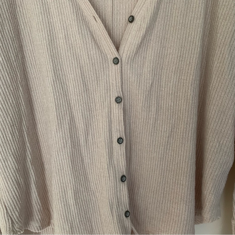 Abercrombie and Fitch cream cozy ribbed button down top M - Picture 2 of 5